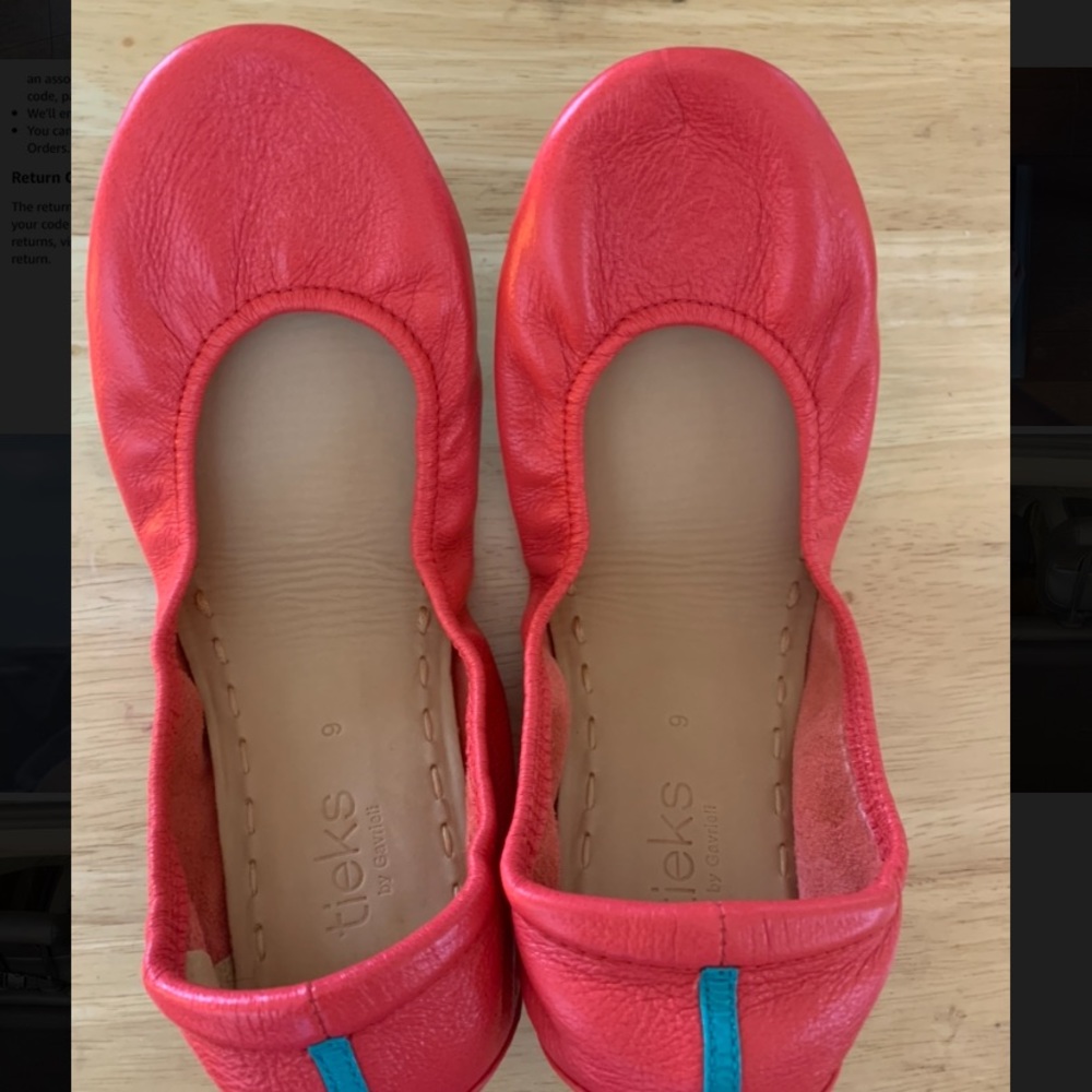 Poppy Tieks